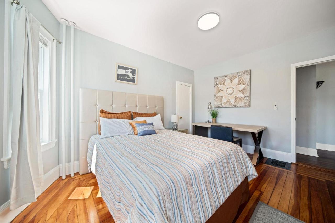 Cozy Up In 5Br Apt Near Charming Oak Square Boston Exterior foto